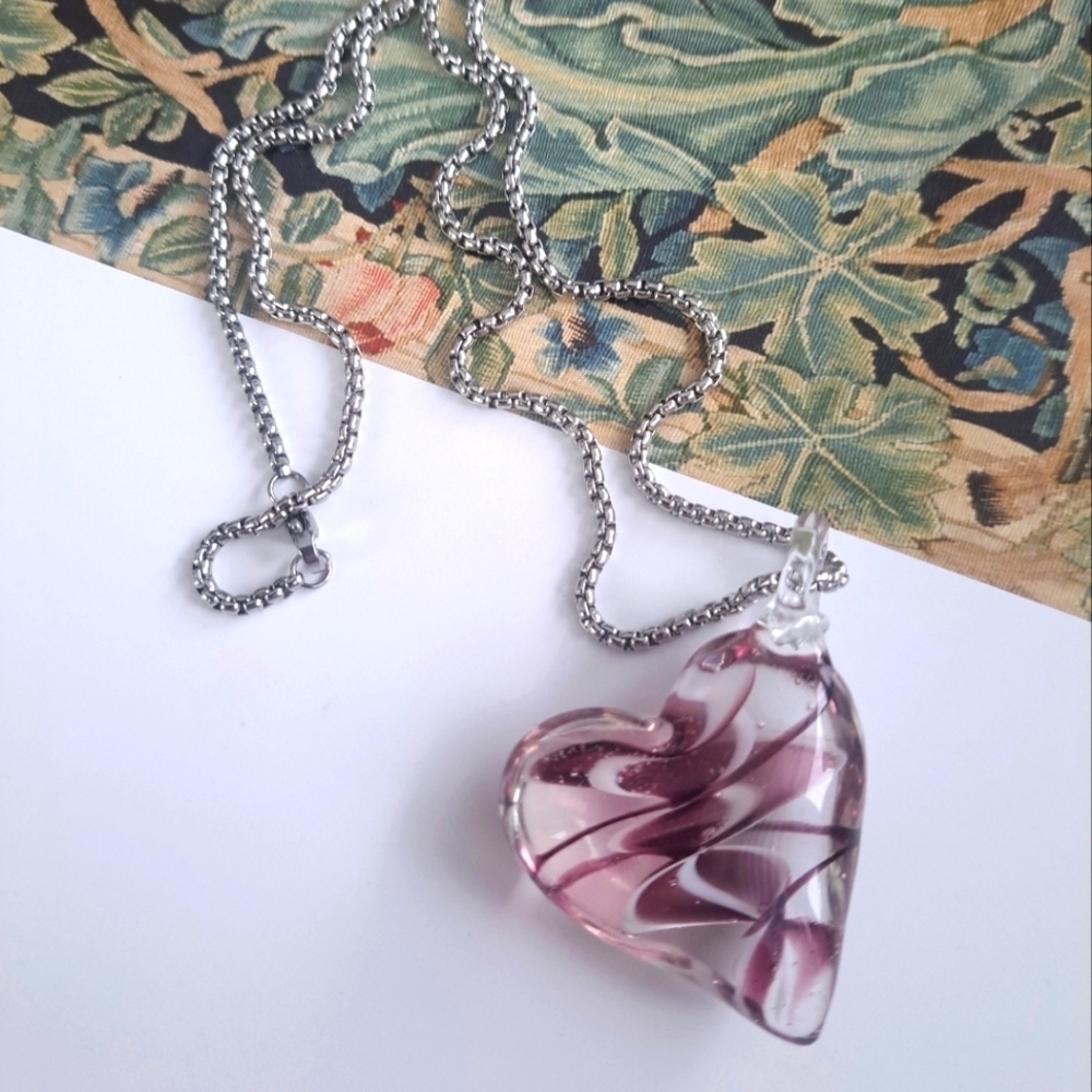 Silver tone necklace with murano glass pendant heart